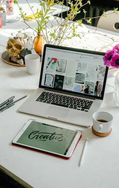This photo is taken by Lubos Volkov for UX Store while giving a tips on how to become better designer.

After your reach certain skill level is it harder and harder to get any better … In order to progress you need to constantly push yourself to the limits and learn new things … Photo: https://www.instagram.com/lubosvolkov/ For: https://uxstore.com